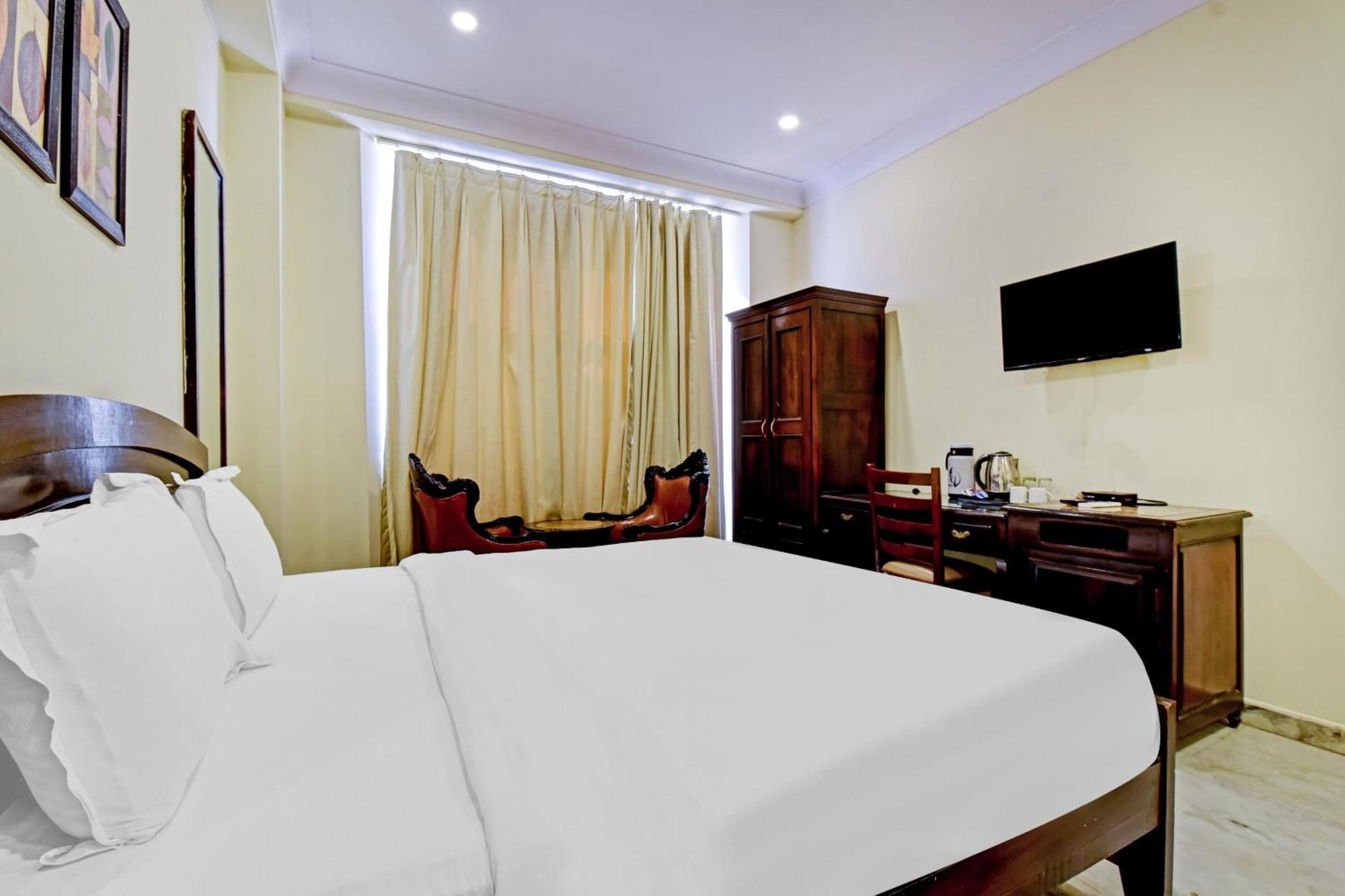 Collection O Hotel Four Boutique Kukas Exterior photo
