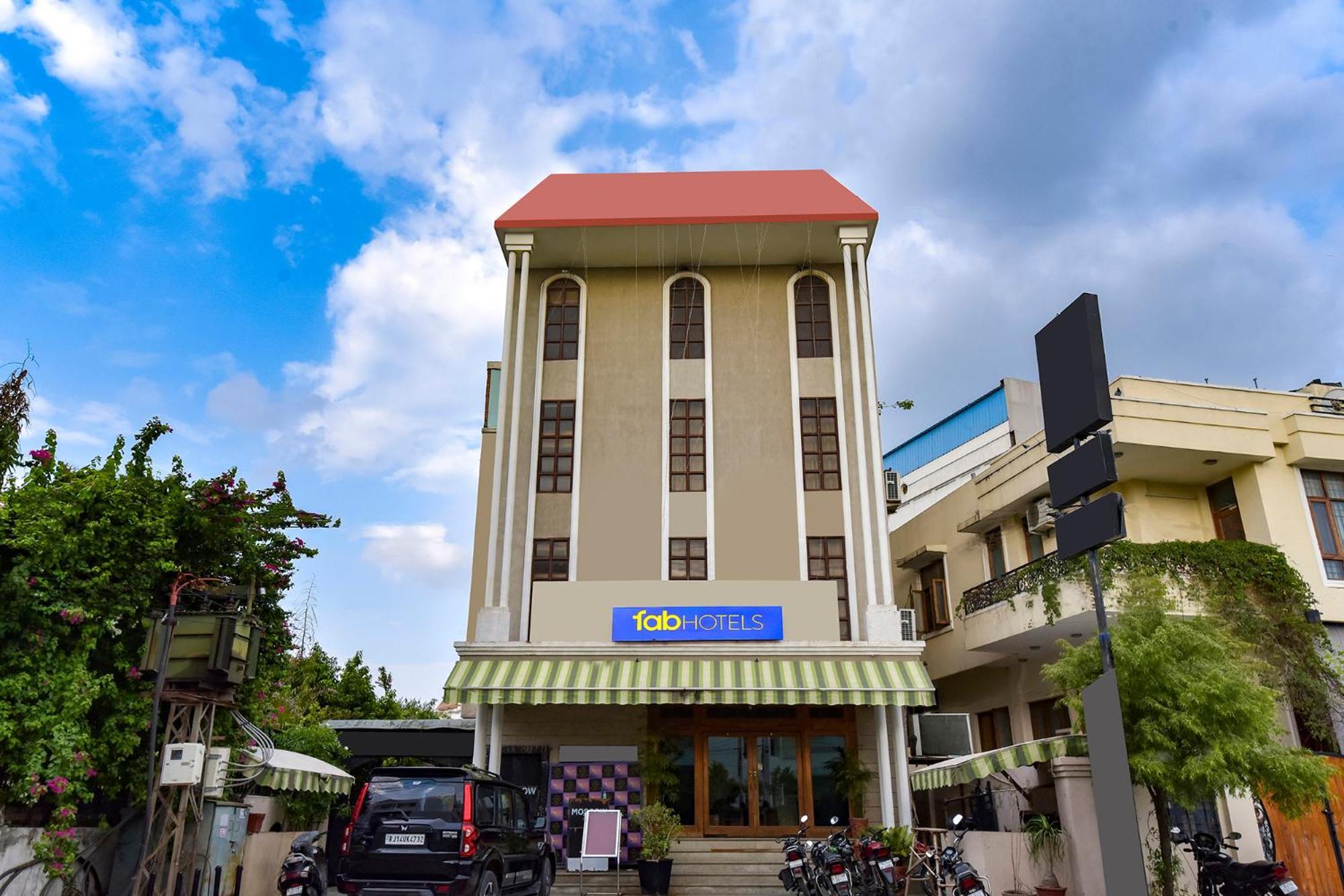 Collection O Hotel Four Boutique Kukas Exterior photo