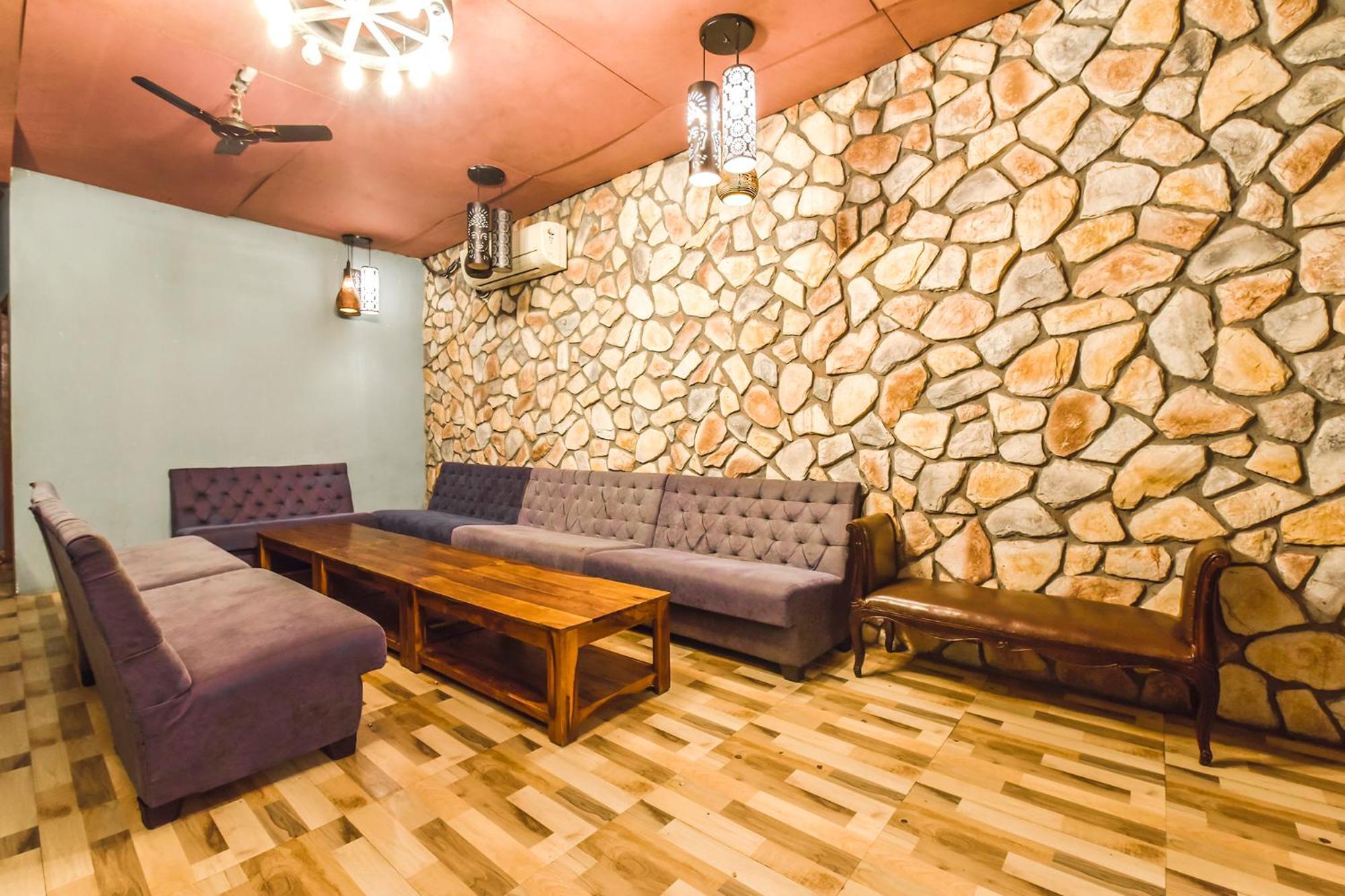 Collection O Hotel Four Boutique Kukas Exterior photo